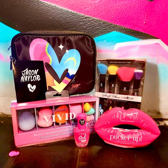 Jayson Naylor Marilyn Monroe L.A. Girls Other - Jayson Naylor NWT Marilyn Monroe L.A. Girls Lip Gloss💄Nail Gel 💅🏻 Makeup Brushes